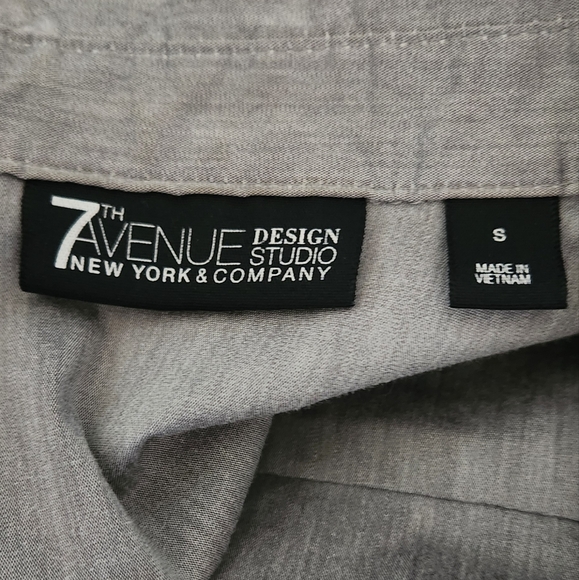 Women's New York & Company Short Sleeve Button Down Shirt - Size S - Picture 3 of 6